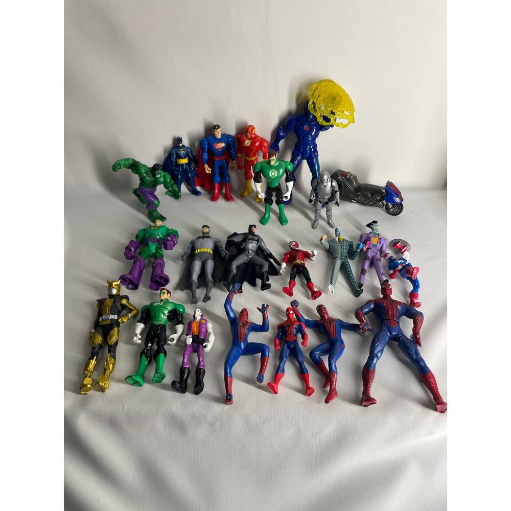 Super Heroes Action Figure Lot of 20+ Mixed 5"-8" Superman Batman Spiderman+